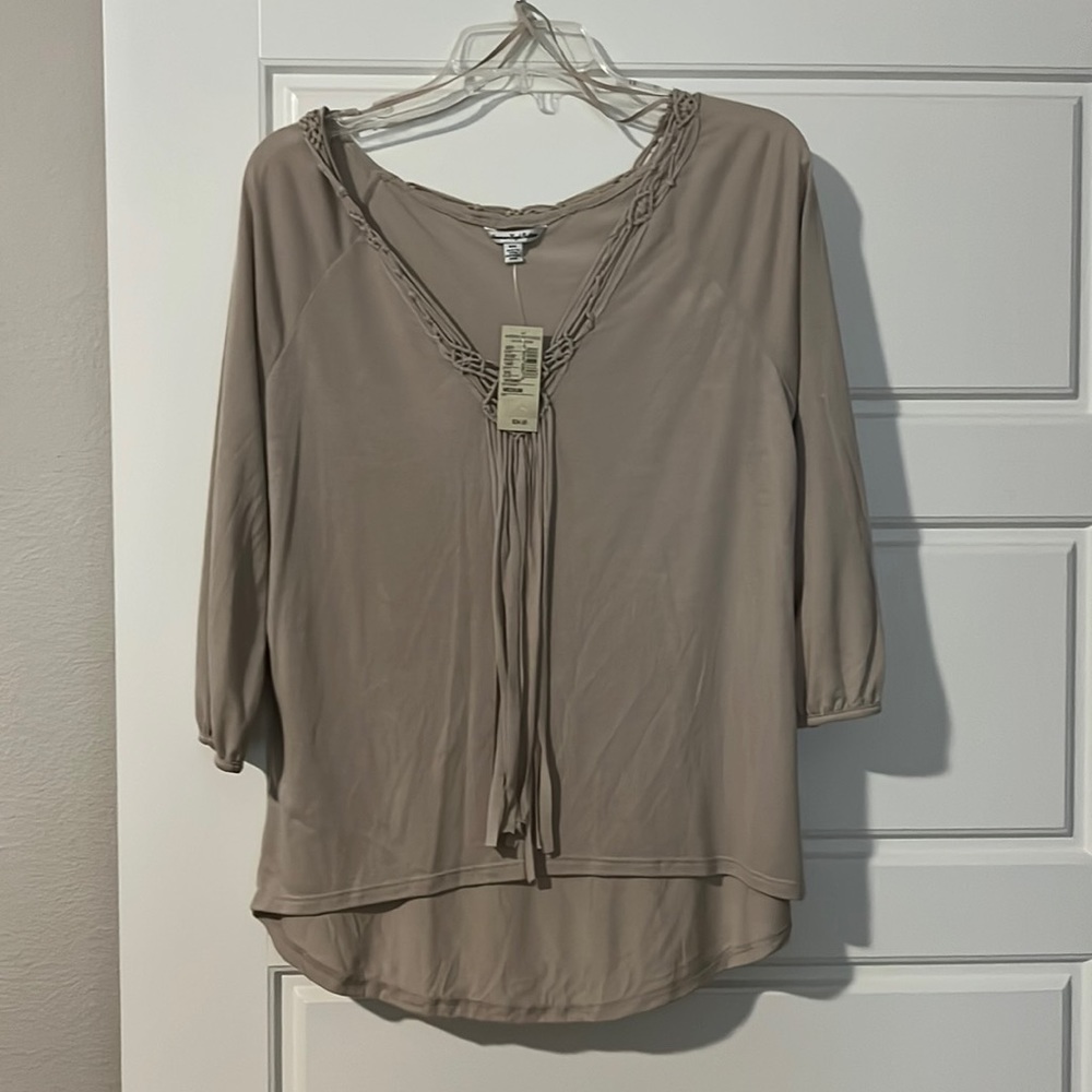 New Womens medium blouse